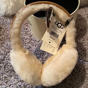 Ugg chestnut or tan headphone earmuffs hat